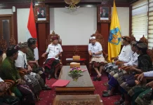 Audiensi Gubernur Bali, Bupati Kembang Mohon Bantuan Perbaikan Pura