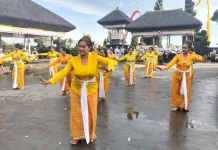 Wujud Bhakti Ibu-Ibu Sanggar Alit Sundari