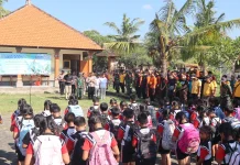 Polres Klungkung Ikuti Simulasi Evakuasi Bencana HKB 2026 di SD Negeri 3 Negari