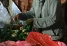 Perjuangan Penjual Canang di Pasar Kreneng