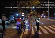 Cegah Balap Liar, Kapolsek Bebandem Pimpin Patroli di Jalur 11 Veteran