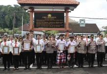 Puluhan Personel Polres Badung Terima Penghargaan atas Dedikasi Tanpa Batas