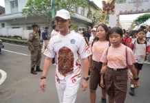 Meriahkan Festival Semarapura ke-8, Bupati Made Satria dan Jajaran Ikuti Fun Walk