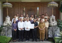 Bupati Gianyar Tandatangani MoU dengan KPU, Perkuat Sinergitas Pemilu