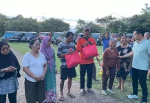 Komunitas SHN Berbagi Paket Sembako di Gilimanuk