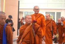 Puluhan Bhikkhu Indonesia Walk for Peace 2026 Tiba di Bandara Ngurah Rai