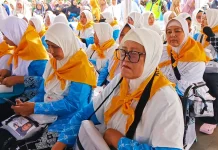 Bupati Kembang Lepas 90 Jemaah Haji Jembrana