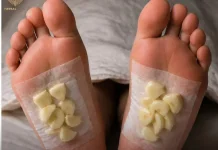 Benarkah Meletakkan Bawang Putih di Telapak Kaki Efektif Detoks Tubuh ?