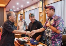 Gubernur Koster Serap Aspirasi Pelaku Usaha Taksi