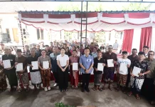 Wabup Ipat Lepas 10 Siswa Magang ke Jepang
