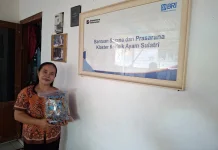 Usaha Keripik Ayam Biru di Denpasar Terus Berkembang Berkat Klasterku Hidupku BRI