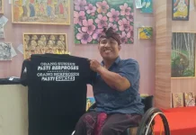 Lukisan Mini dan Kaos Jadi Daya Tarik Baru