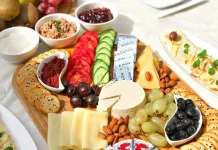Perpaduan Buah, Crackers, dan Keju Jadi Daya Tarik Board Cheese