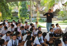 Diskominfo Gianyar Sosialisasikan Sekolah Aman Digital di SMPN 3 Tampaksiring