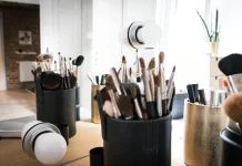 Waspada Bakteri di Alat Makeup yang Jarang Dicuci