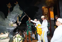 Kodam Udayana Gelar Penjamasan Pataka Sambut Hari Bakti