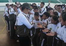 Targetkan Lima Besar, Bupati-Kembang Lepas Ratusan Atlet PORJAR