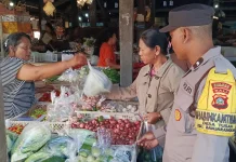 Bhabinkamtibmas Sambangi Pasar Tusan, Sampaikan Imbauan kepada Masyarakat