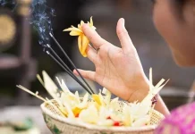 Kesejahteraan Tak Hanya Soal Uang dalam Pandangan Hindu