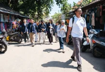 Mahasiswa FEB Universitas Udayana Jajaki Kawasan Rendah Emisi Sanur