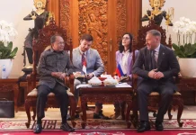 Gubernur Terima Delegasi Parlemen Saint Petersburg