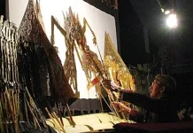 Wayang Kulit Kesenian Tradisional Jawa Sarat Nilai Budaya