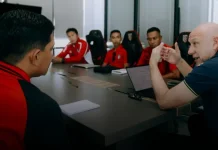 Alexander Zwiers Bertemu dan Diskusi dengan Pelatih Bali United Academy