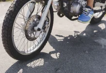 Jangan Tunggu Kempis! Ini Waktu Paling Tepat Mengisi Udara Ban Motor