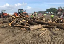 Sampah Kiriman di Pesisir Selatan Bali Muncul Lebih Awal dan Lebih Lama