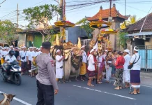 Pengamanan Hari Raya Galungan, Polsek Blahbatuh Hadir Dengan Humanis