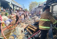 Tujuh Kios di Sebelah Utara Pasar Tulikup Terbakar, Polisi Lakukan Olah TKP