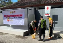 Hari Bhayangkara ke-80: Polri Bersihkan Masjid Negara