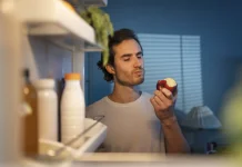 Makan Buah di Malam Hari: Sehat atau Justru Berisiko?