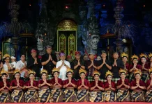 Bupati Sanjaya Apresiasi Kemegahan Gong Kebyar Wanita Duta Tabanan di PKB XLVIII