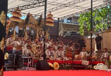 Sanggar Seni Taksu Murti Kemanisan Meriahkan PKB dengan Angklung Kebyar