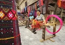 Ulos Warisan Batak Sarat Makna Kehangatan dan Nilai Adat Tradisional