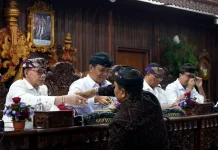 Sinergi Eksekutif-Legislatif, Bupati Klungkung Hadiri Rapat Paripurna