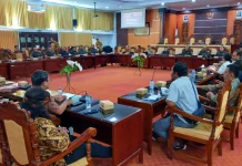 Puluhan Sopir Logistik Tolak Pemindahan Dermaga ke Celukan Bawang