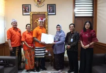 Kanwil Kemenkum Bali Serahkan SKT Partai Gerakan Rakyat