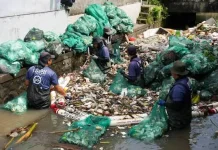 Sungai Watch Soroti Ancaman Sampah Plastik di Sungai Bali