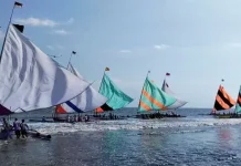 Adu Ketangkasan Nelayan Lintas Pulau Menembus Ombak Cupel