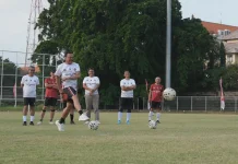 Lakukan Kick-off, Wagub Giri Prasta Buka Turnamen Mini Soccer Kerthi Bali IV