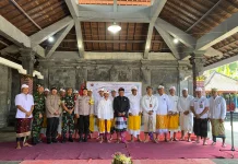 Babinsa Dawan Hadiri Pengukuhan Prajuru Desa Adat Sampalan