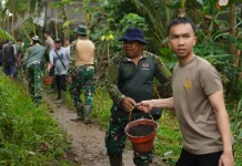 Gotong Royong Percepat Pembangunan Jembatan Garuda Desa Getakan
