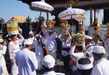 Wabup Klungkung Hadiri Penyineban dan Nuek Bagia Pule Kerthi di Pura Gelap Besakih