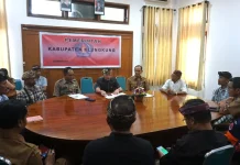 Pemkab Klungkung Jaga Ketepatan Waktu Penataan Pura Watu Klotok