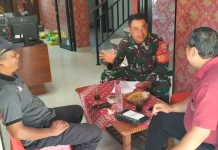 Babinsa Desa Kesiut Matangkan Persiapan HUT RI dan Penutupan KKN Unud