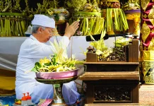 Memahami Tingkatan Banten Anggara Kasih Sesuai Sastra Suci