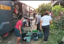 Water Cannon Polisi Sasar Warga Kekeringan Melaya