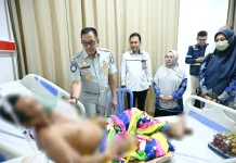 Direksi Jasa Raharja Tinjau Korban KMP Putri Yasmin di Rumah Sakit